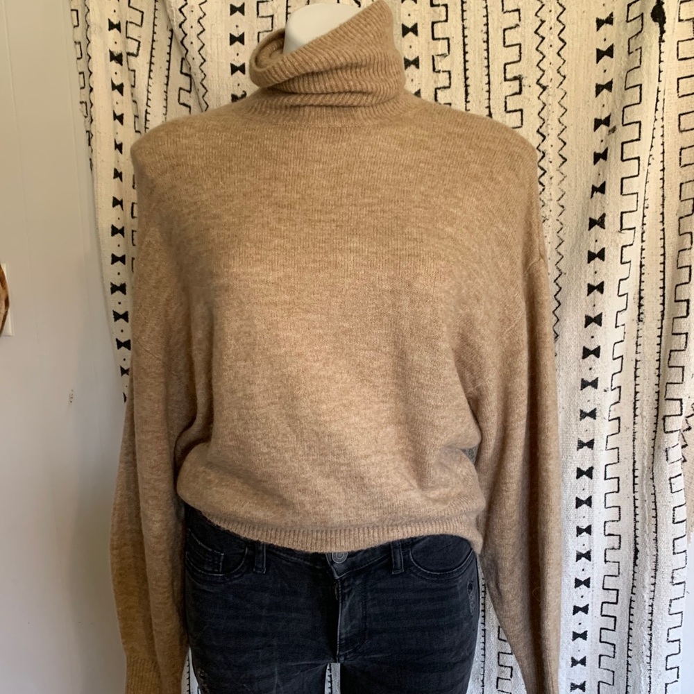 NWT H&M Sweater, XS